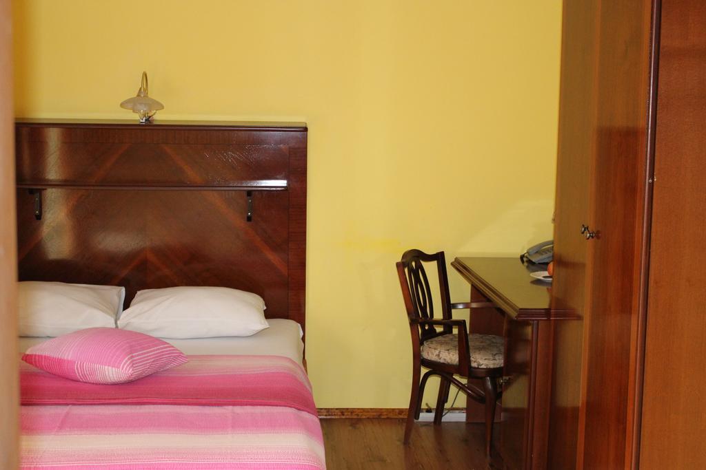 Motel Alas Banja Luka Rum bild